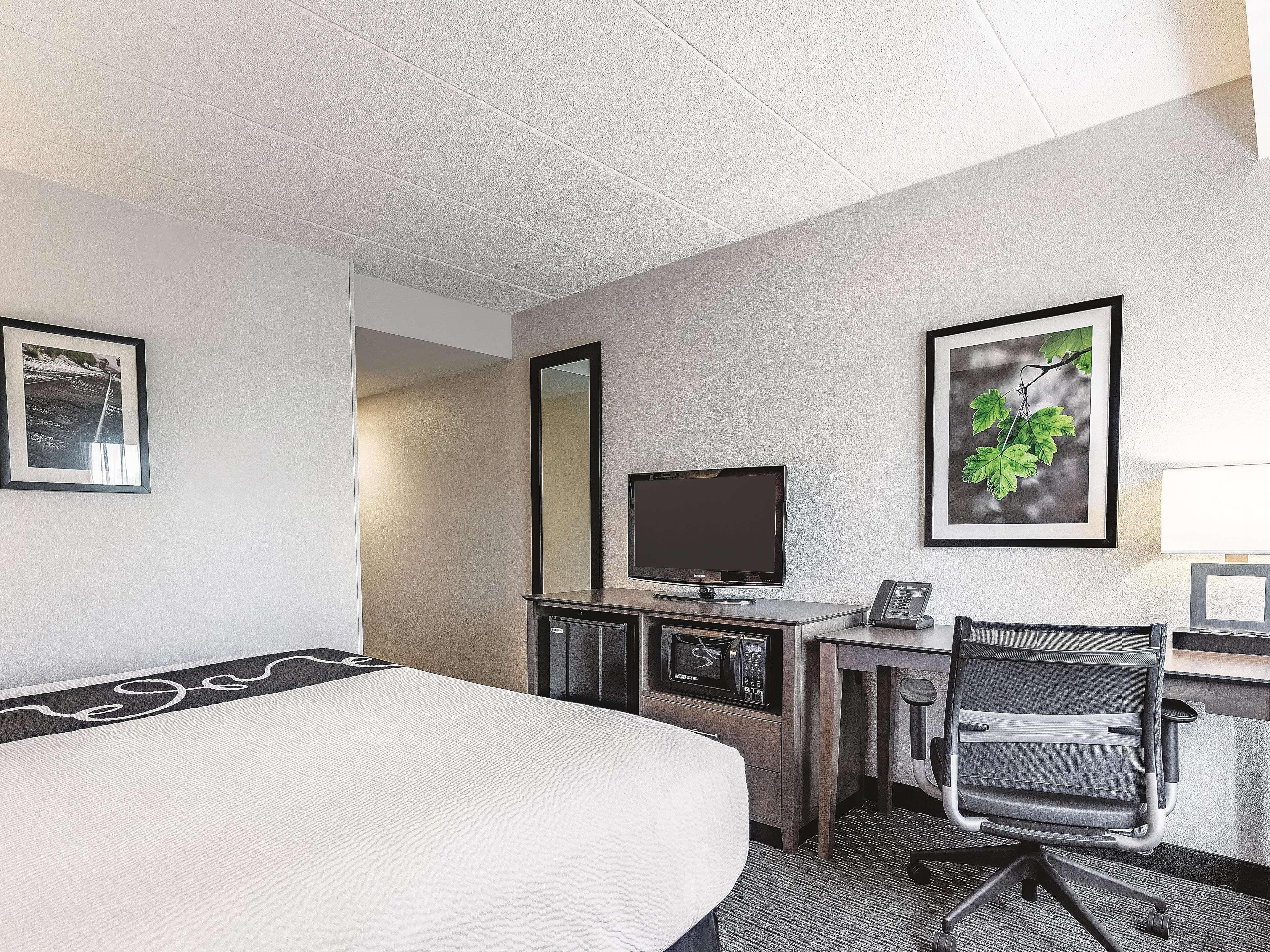 La Quinta By Wyndham Salem Nh Hotel Bagian luar foto