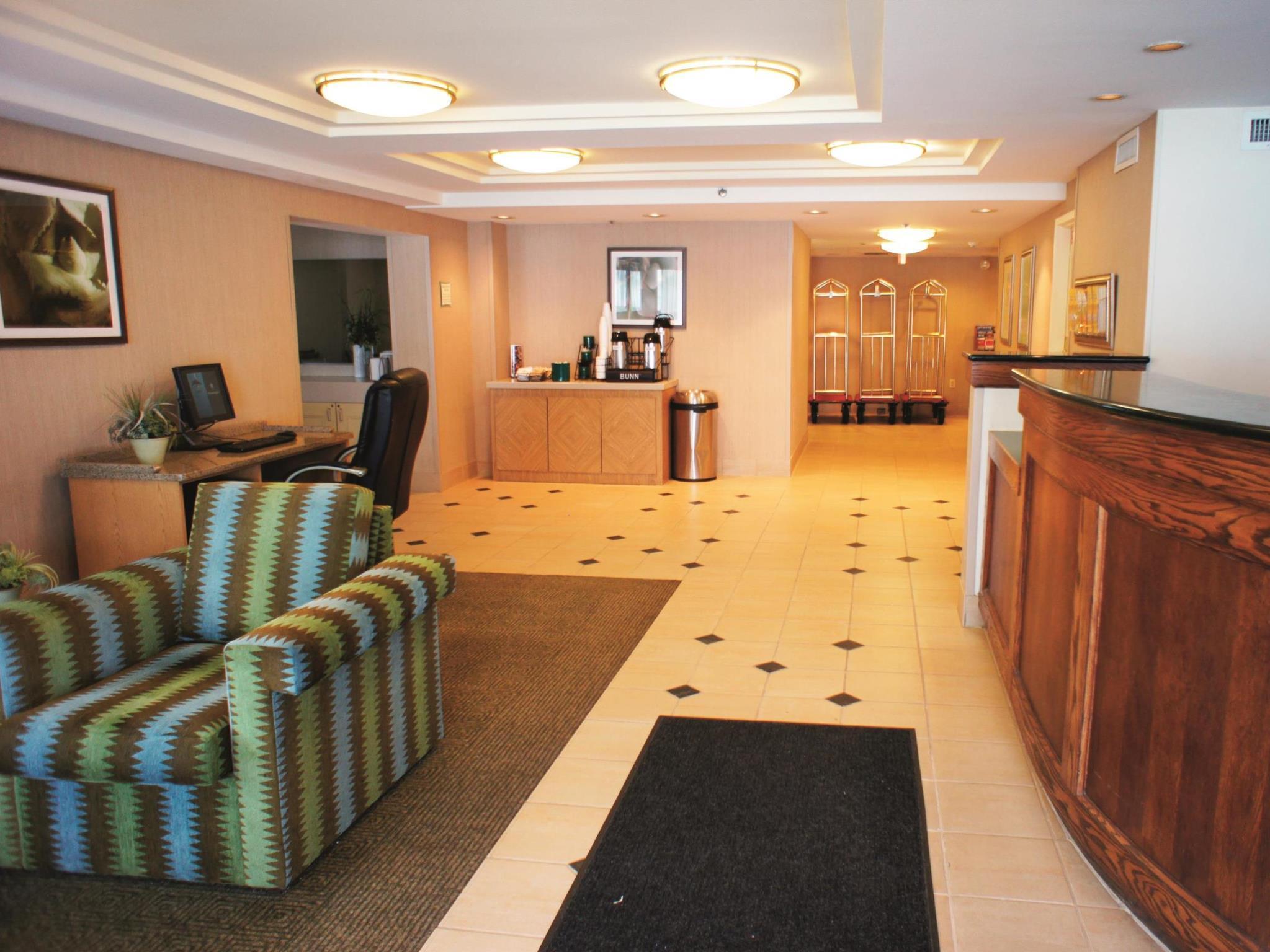 La Quinta By Wyndham Salem Nh Hotel Bagian luar foto