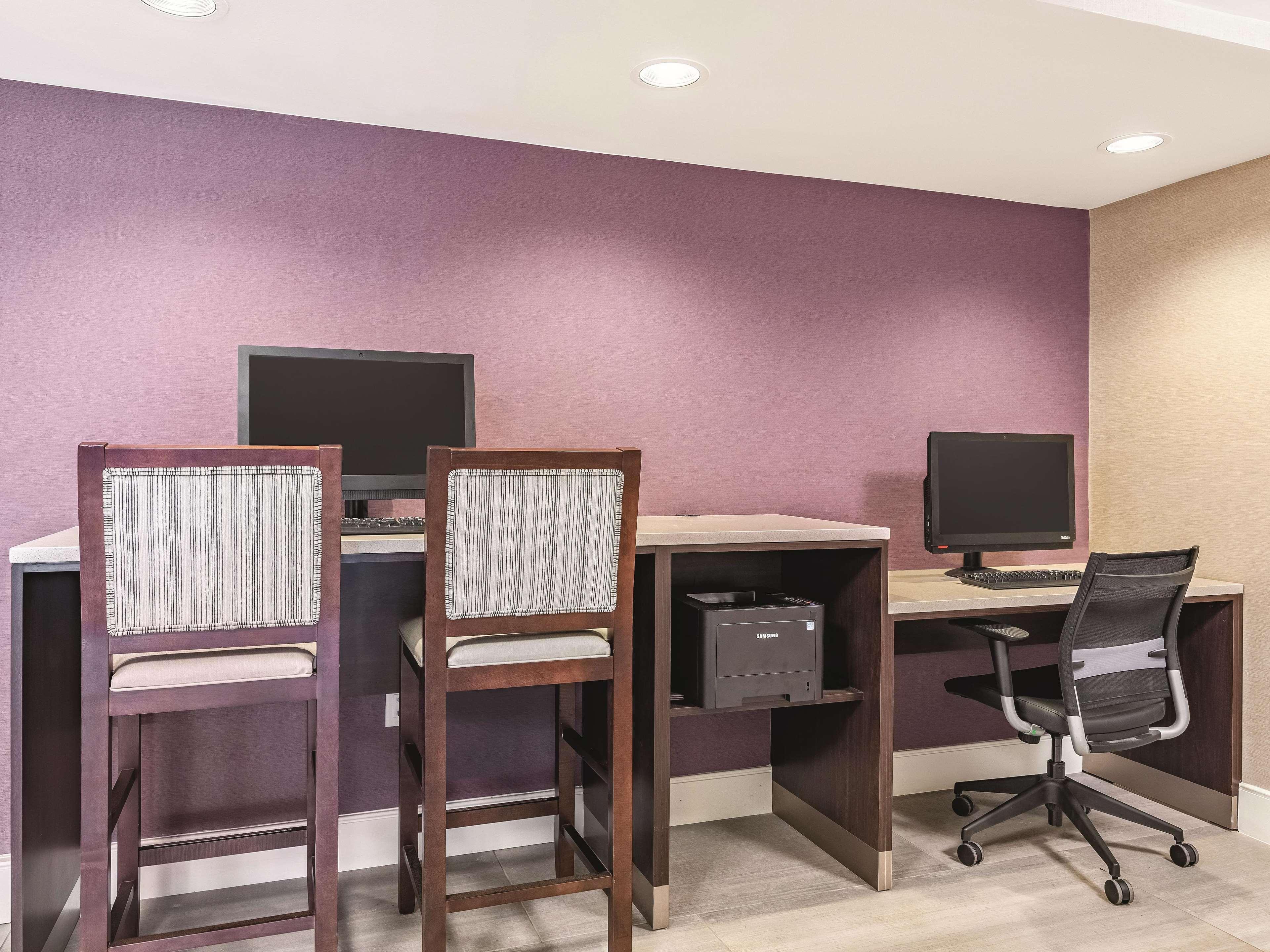 La Quinta By Wyndham Salem Nh Hotel Bagian luar foto